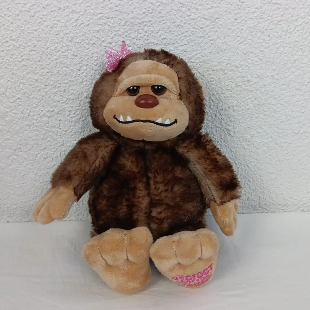 The Petting Zoo Bigfoot Crossing Plush Pikes Peak Colorado Souvenir Toy Stuffed